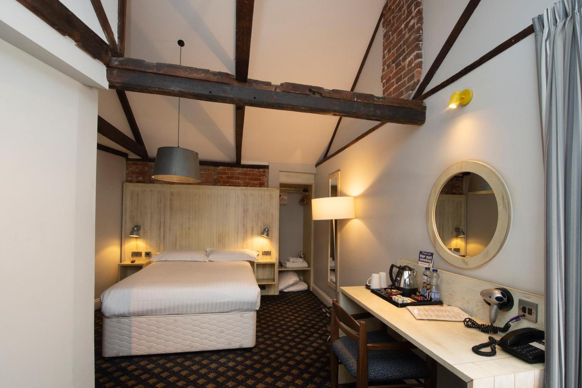 The King'S Head Hotel Wetherspoon Beccles Esterno foto