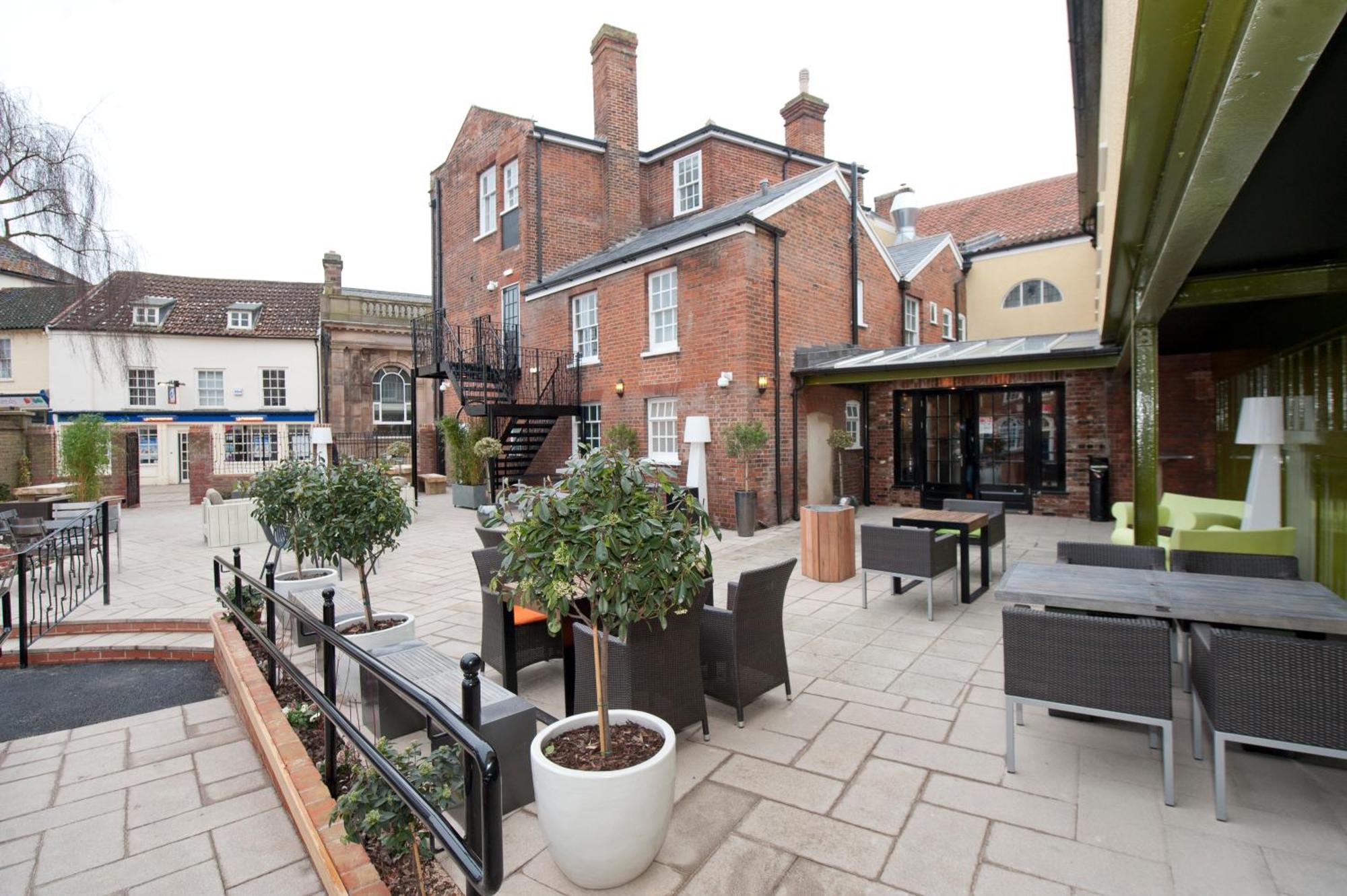 The King'S Head Hotel Wetherspoon Beccles Esterno foto