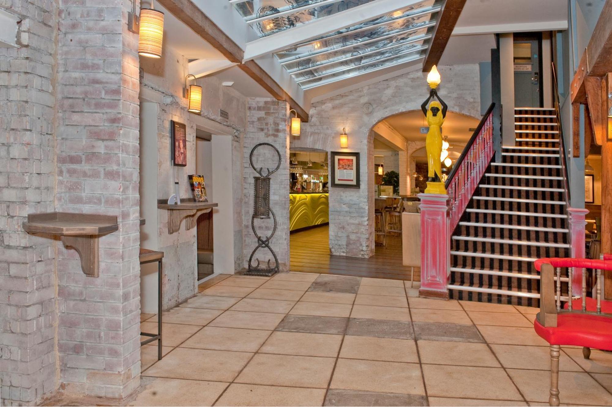 The King'S Head Hotel Wetherspoon Beccles Esterno foto