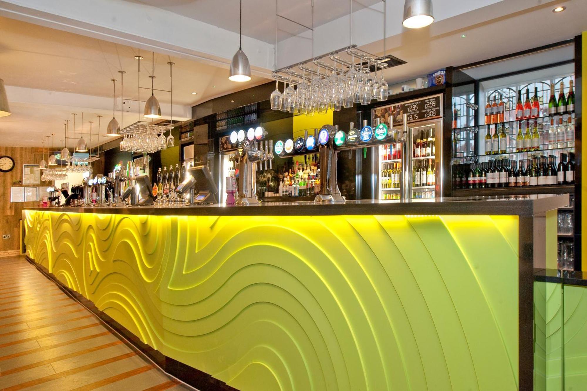 The King'S Head Hotel Wetherspoon Beccles Esterno foto