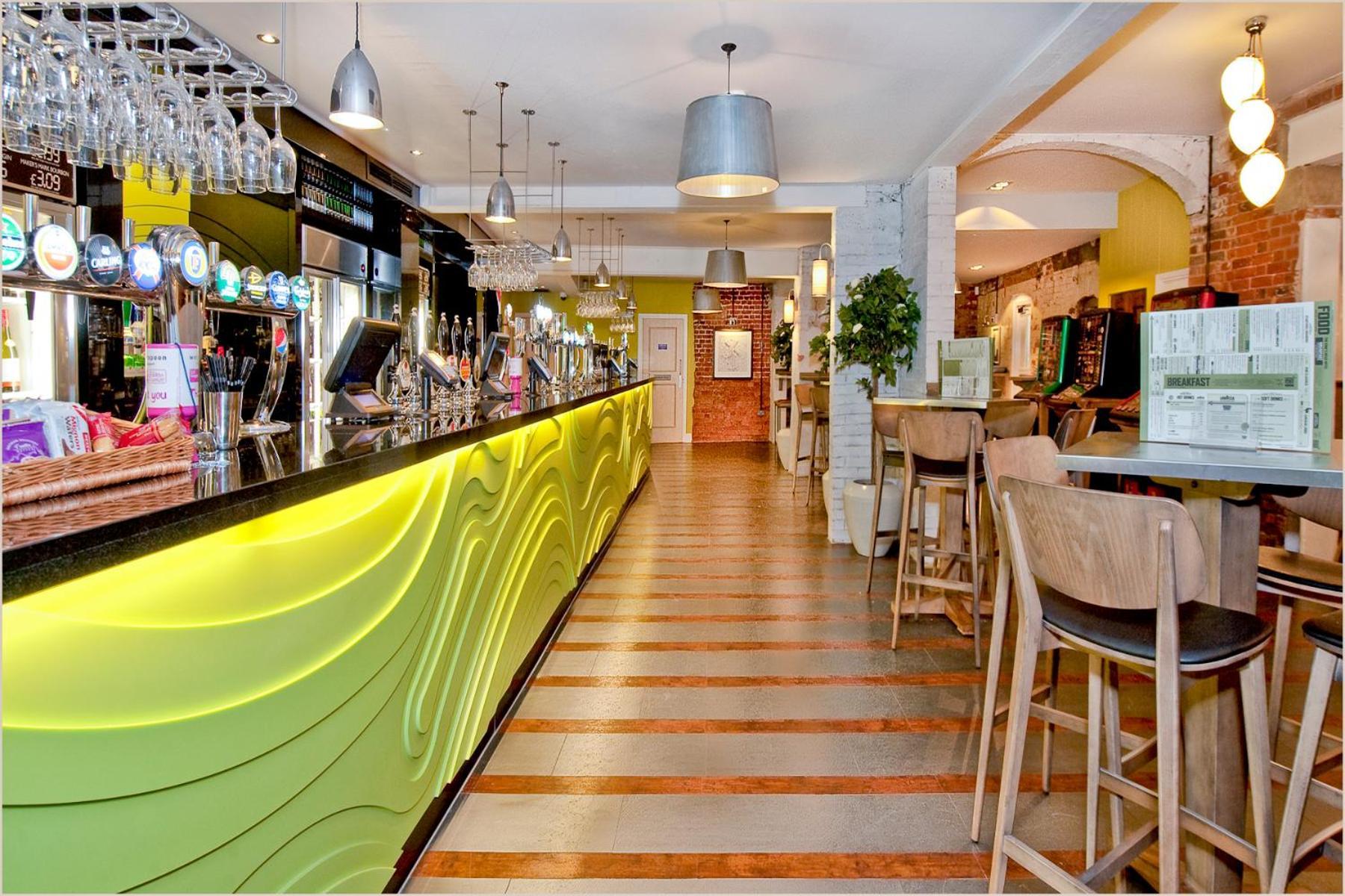 The King'S Head Hotel Wetherspoon Beccles Esterno foto