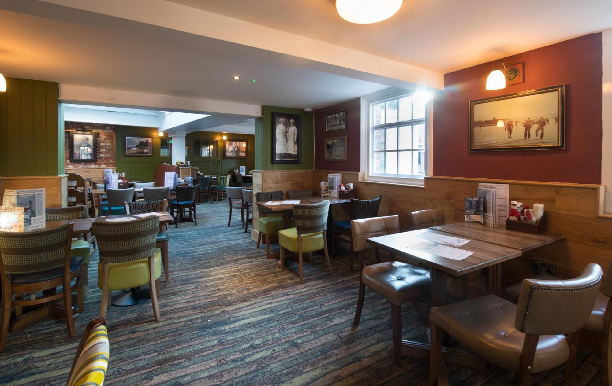 The King'S Head Hotel Wetherspoon Beccles Esterno foto