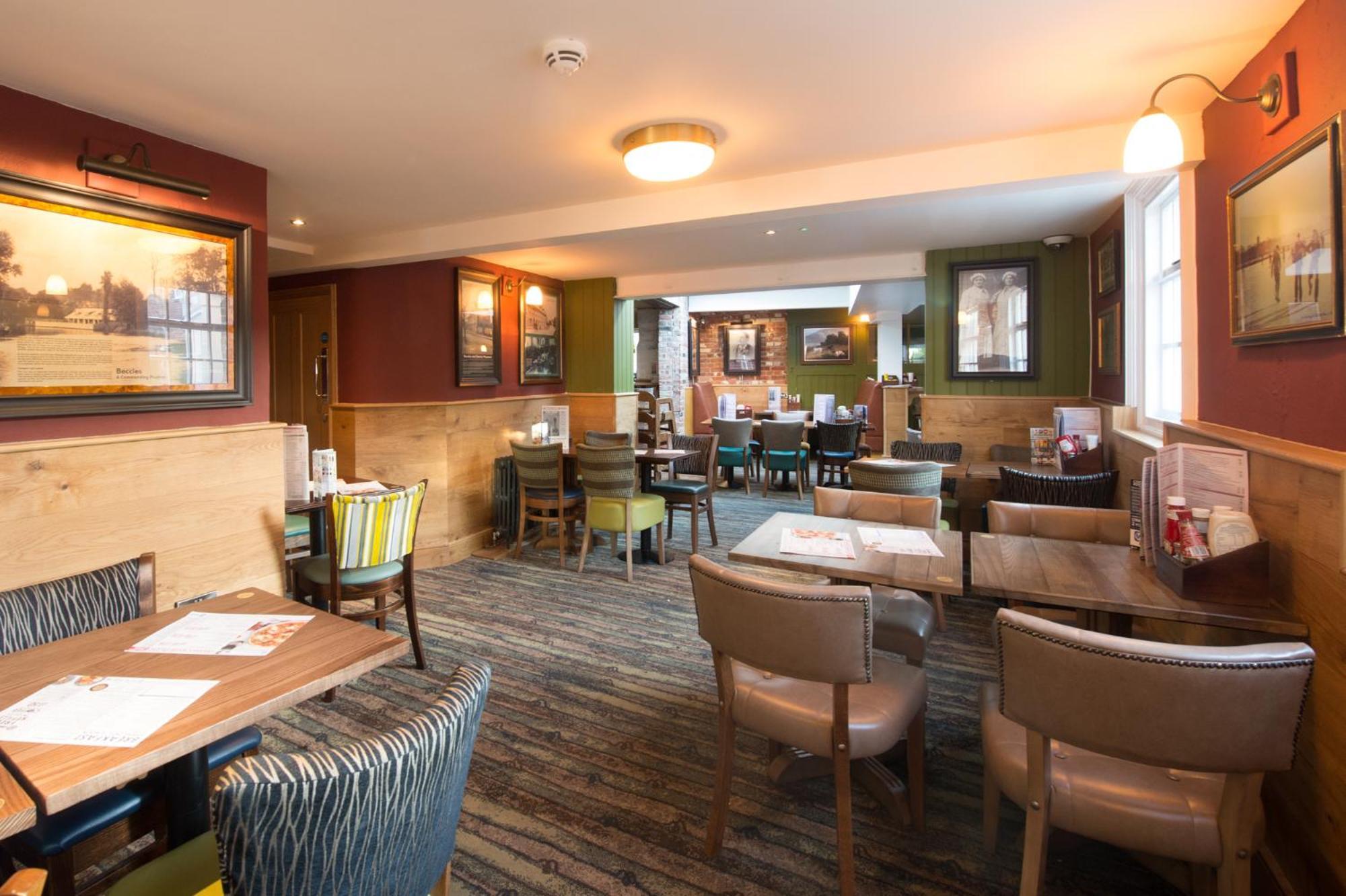 The King'S Head Hotel Wetherspoon Beccles Esterno foto