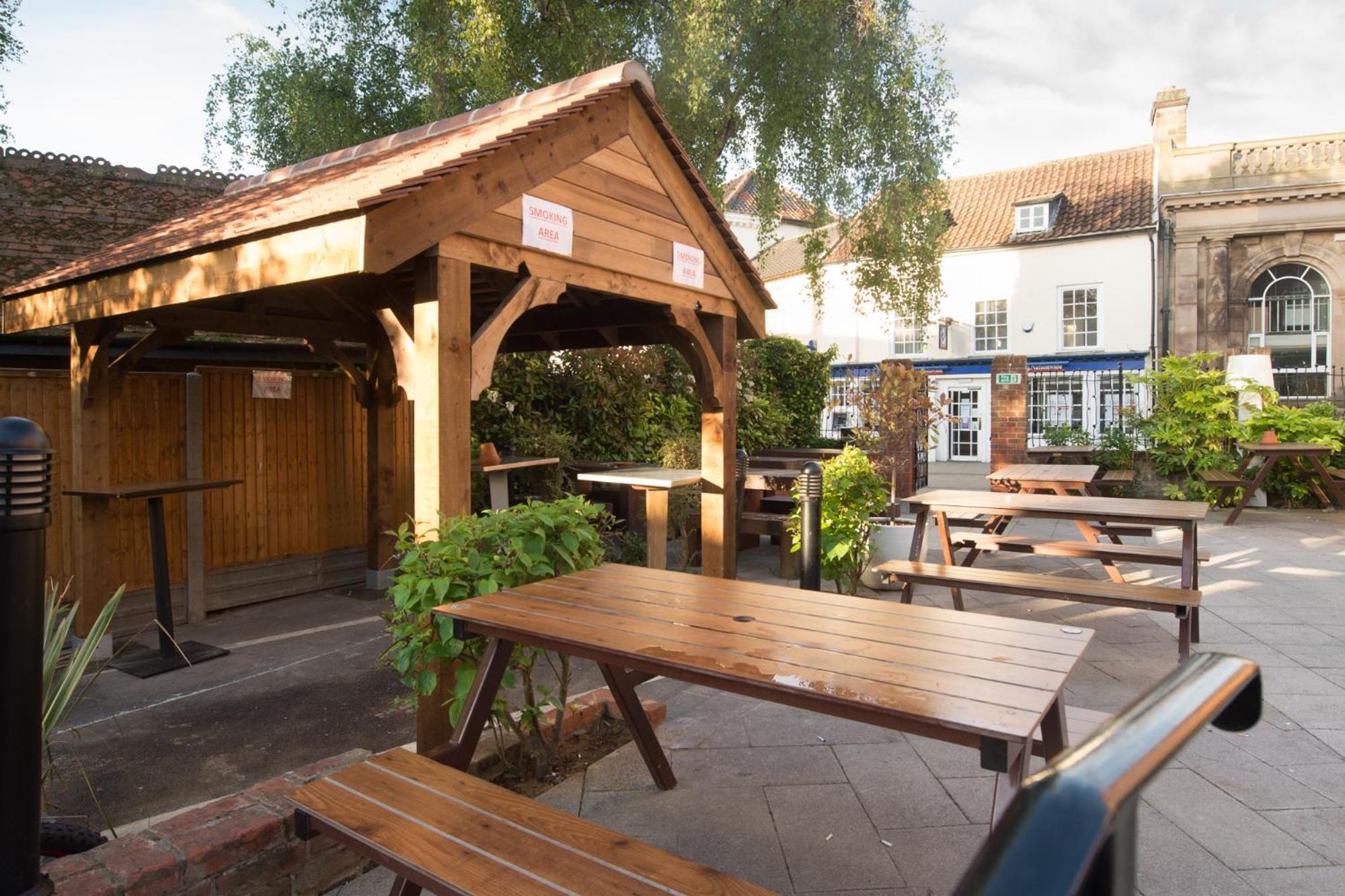 The King'S Head Hotel Wetherspoon Beccles Esterno foto