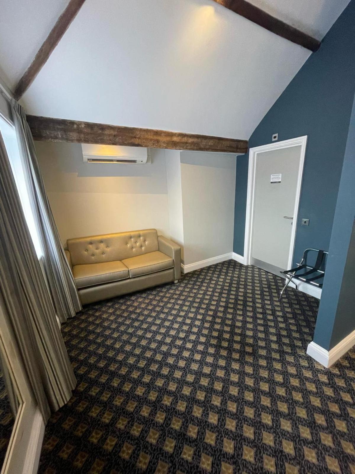 The King'S Head Hotel Wetherspoon Beccles Esterno foto
